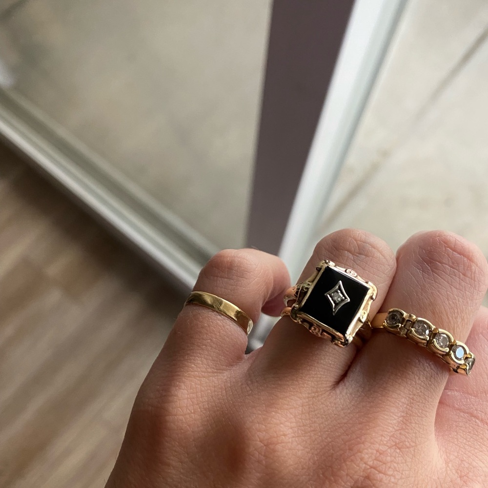 Vintage 10k Gold Onyx and Diamond Ring size 6.5